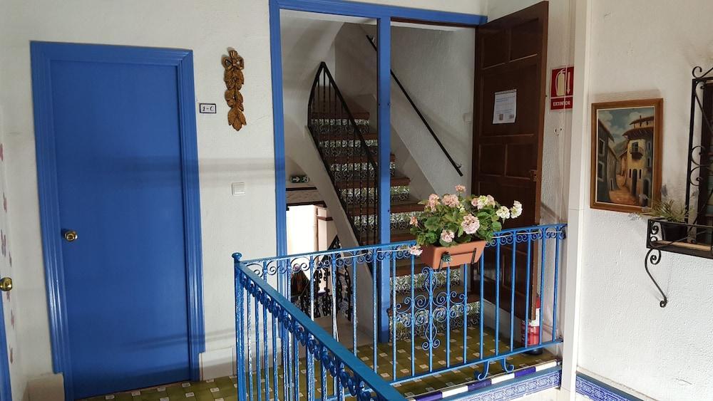 Pension Giraldilla Севилья Экстерьер фото